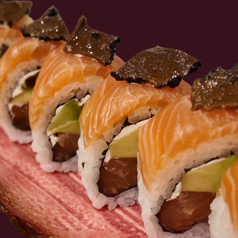 Uramaki special: salmon mushroom